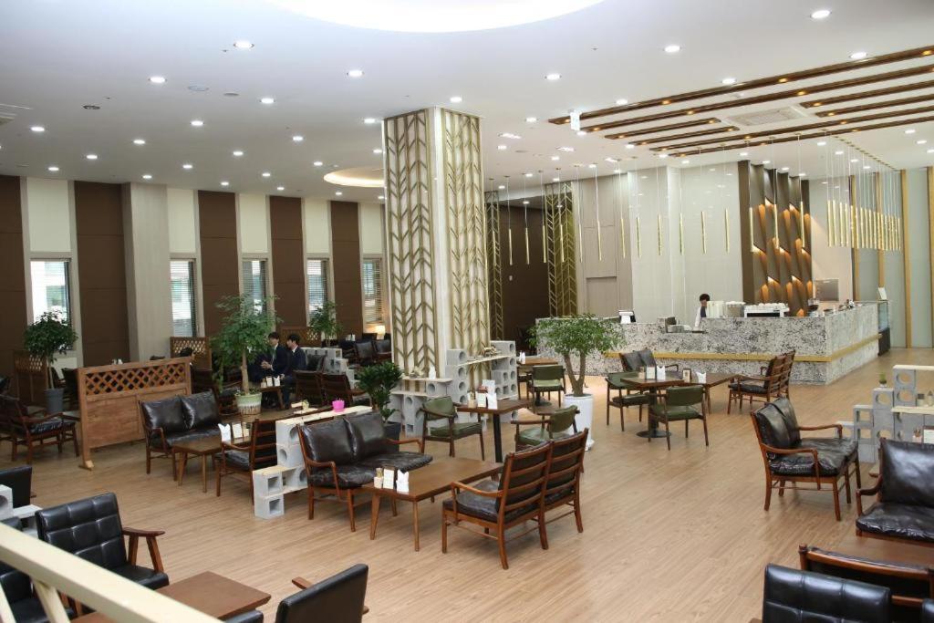 Benikea Hotel Sŏsan Exterior foto
