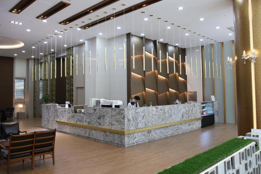 Benikea Hotel Sŏsan Exterior foto